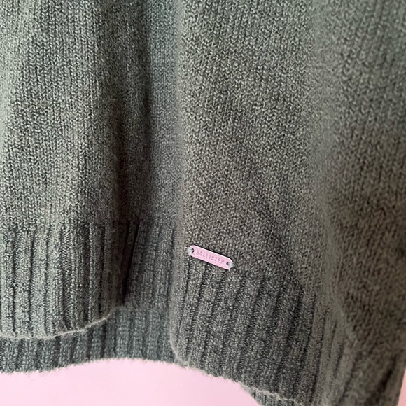 Forest Green turtle neck sweater - Picture 5 of 5